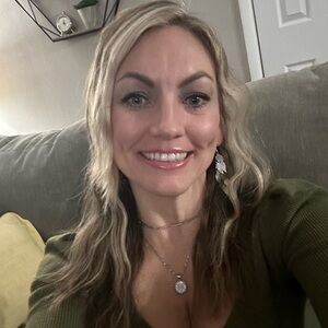 Meet your Posher, Melissa